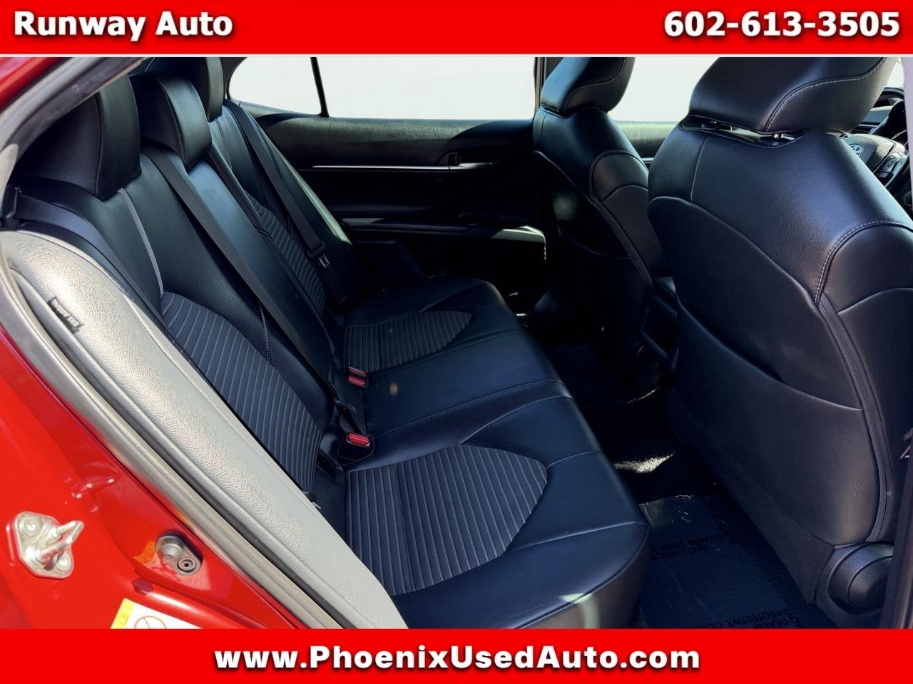 Toyota Camry XLE Auto (Natl) 2019