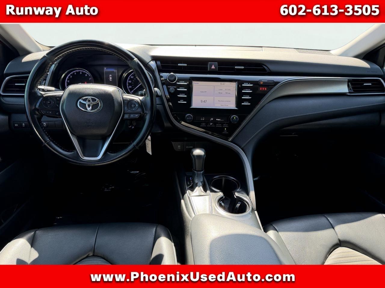 Toyota Camry XLE Auto (Natl) 2019