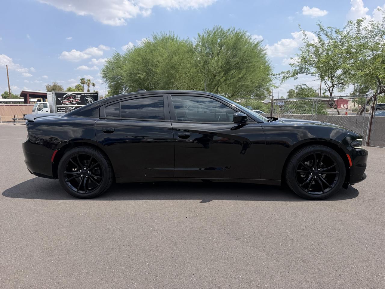 Dodge Charger 4dr Sdn SXT RWD 2016