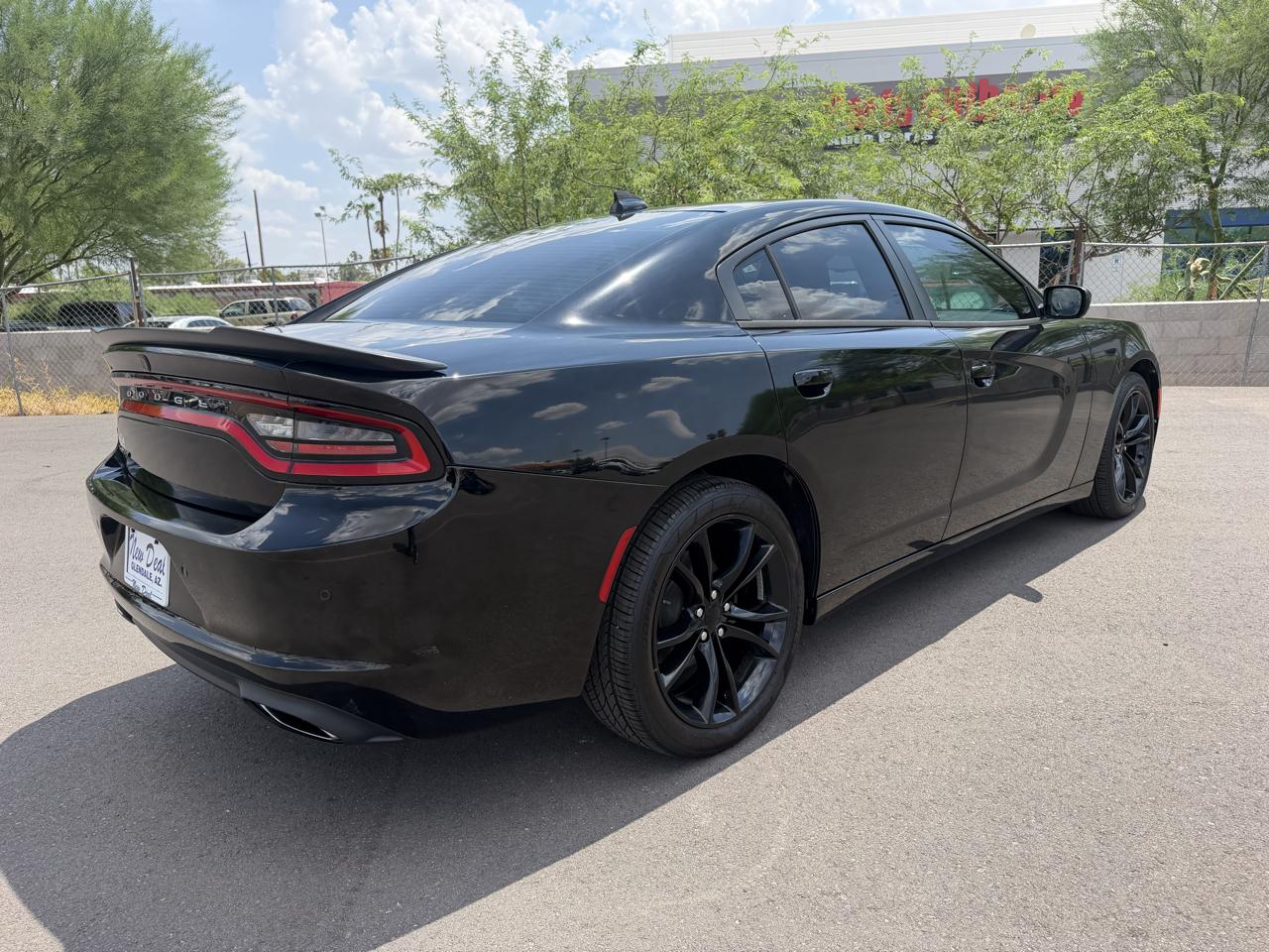 Dodge Charger 4dr Sdn SXT RWD 2016