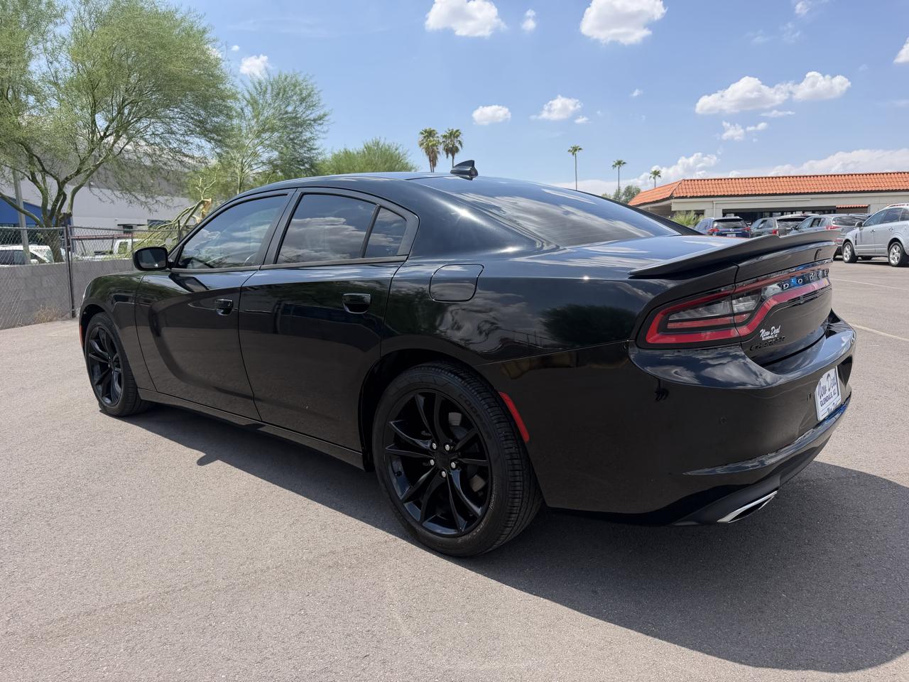 Dodge Charger 4dr Sdn SXT RWD 2016