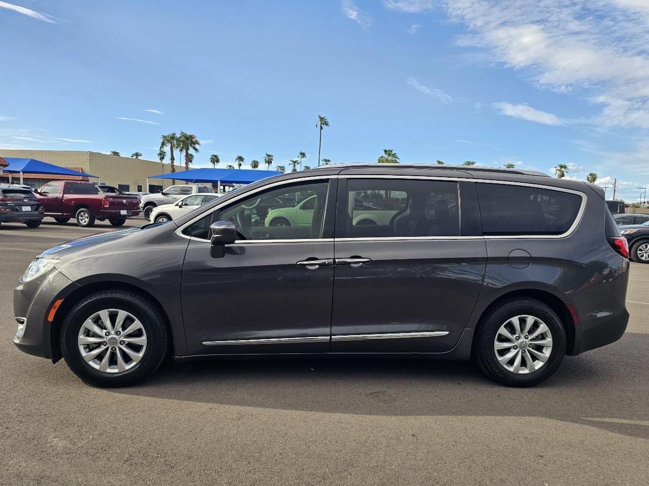 Chrysler Pacifica Touring L FWD 2019