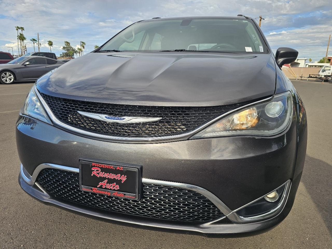 Chrysler Pacifica Touring L FWD 2019