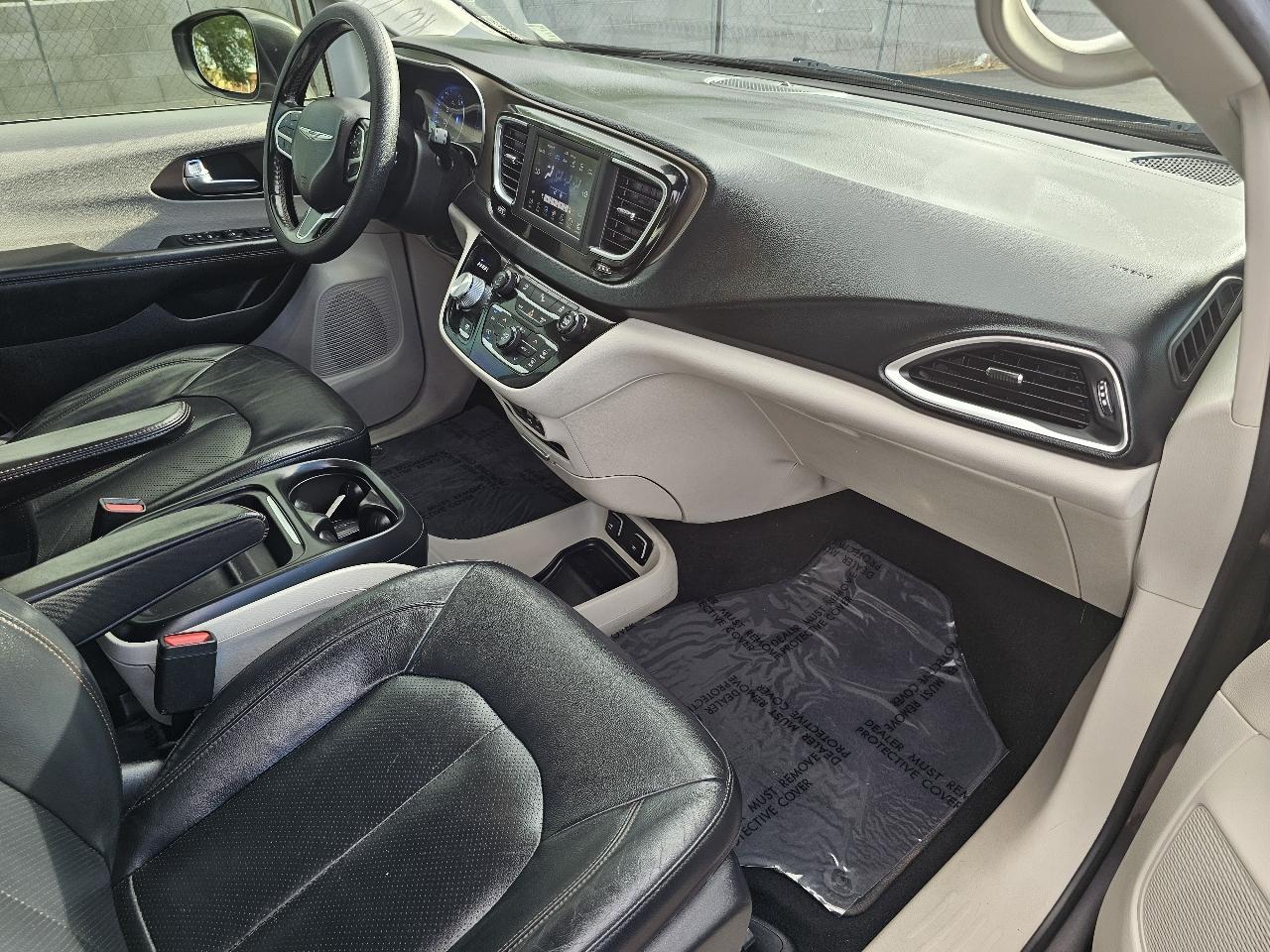Chrysler Pacifica Touring L FWD 2019