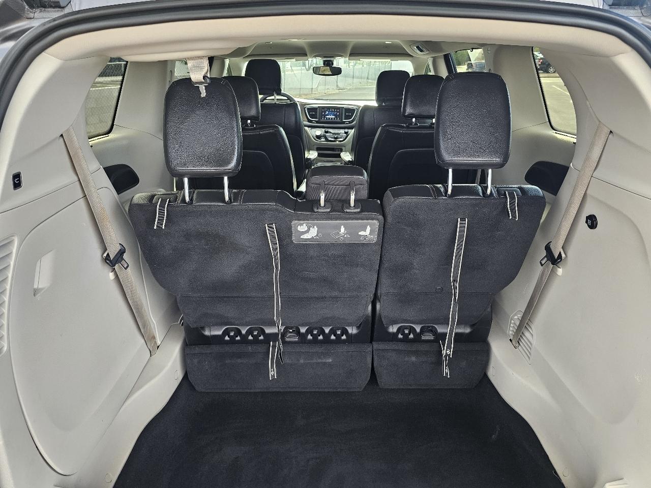 Chrysler Pacifica Touring L FWD 2019