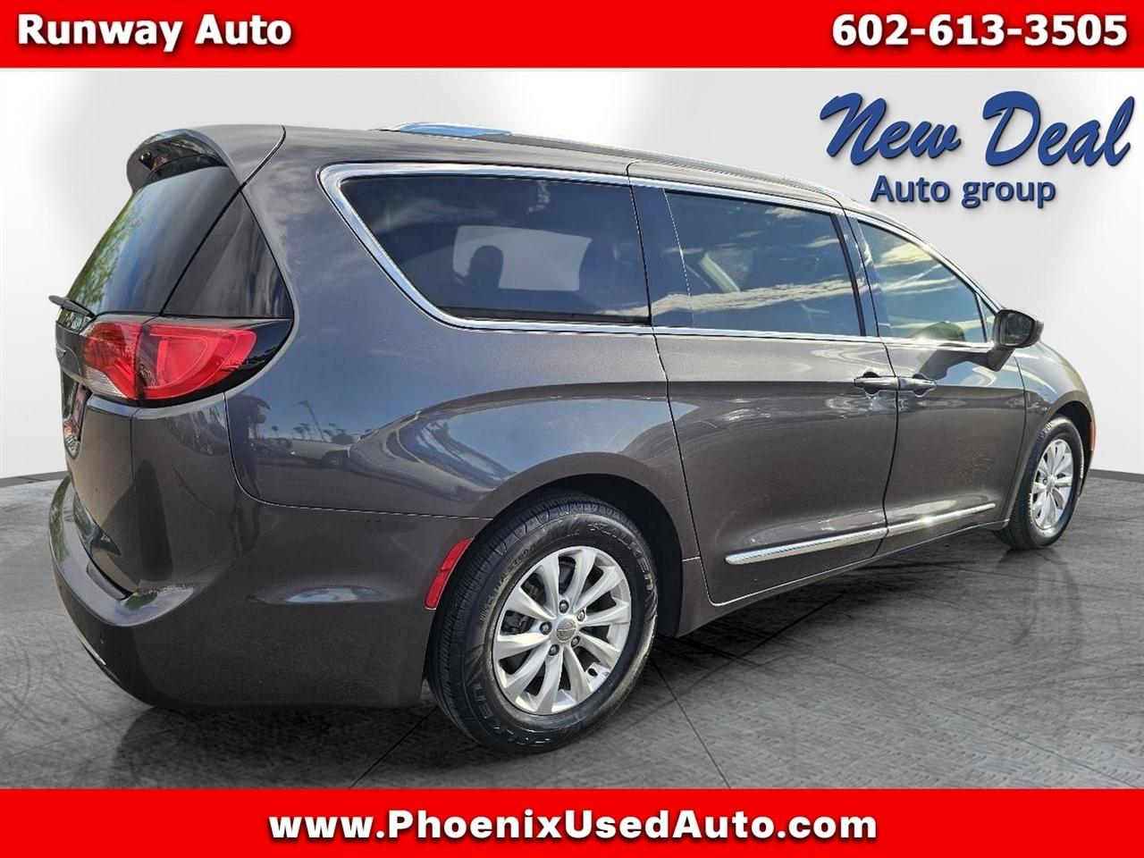 Chrysler Pacifica Touring L FWD 2019