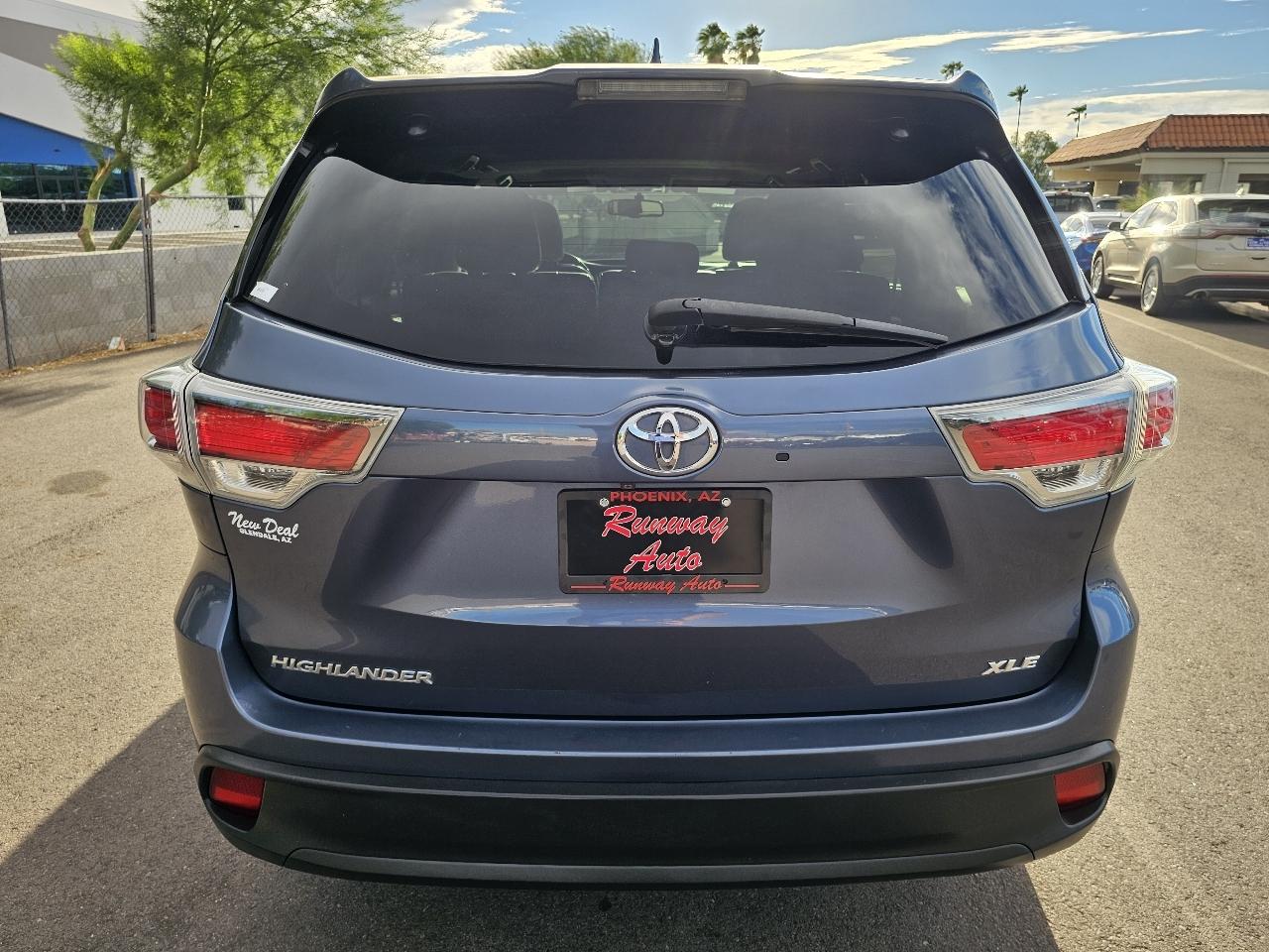 Toyota Highlander FWD 4dr V6 XLE (Natl) 2016