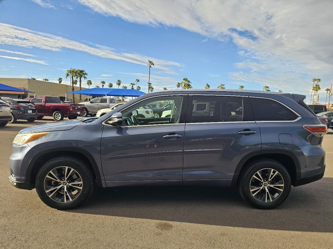Toyota Highlander FWD 4dr V6 XLE (Natl) 2016