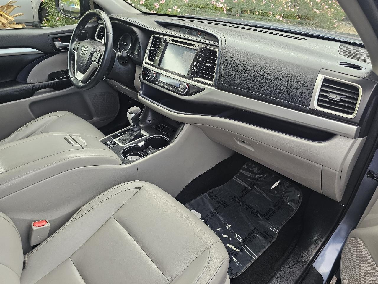 Toyota Highlander FWD 4dr V6 XLE (Natl) 2016