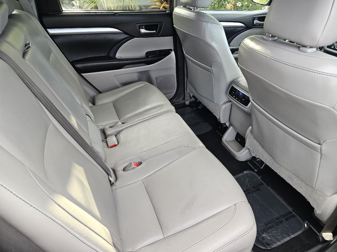 Toyota Highlander FWD 4dr V6 XLE (Natl) 2016