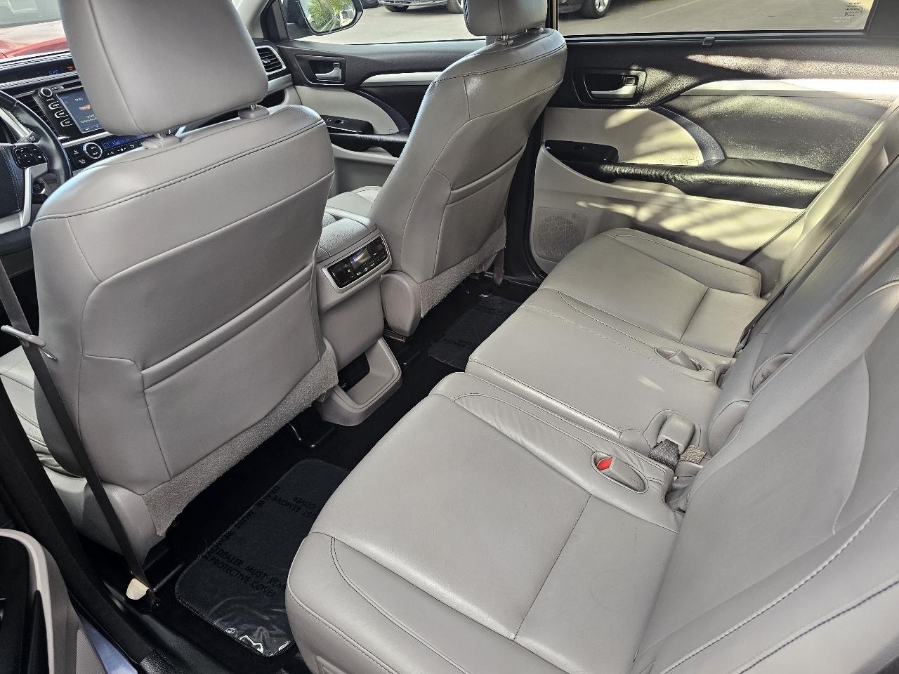 Toyota Highlander FWD 4dr V6 XLE (Natl) 2016