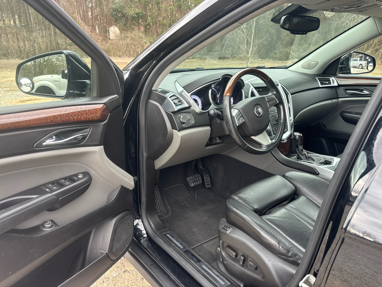 Cadillac SRX Luxury Collection 2011