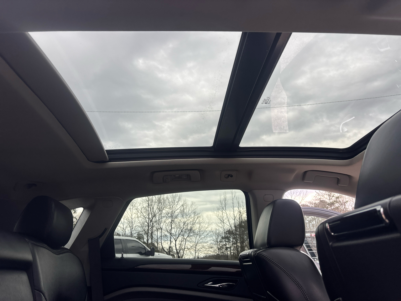 Cadillac SRX Luxury Collection 2011