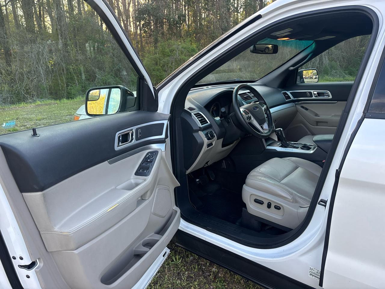 Ford Explorer XLT FWD 2012