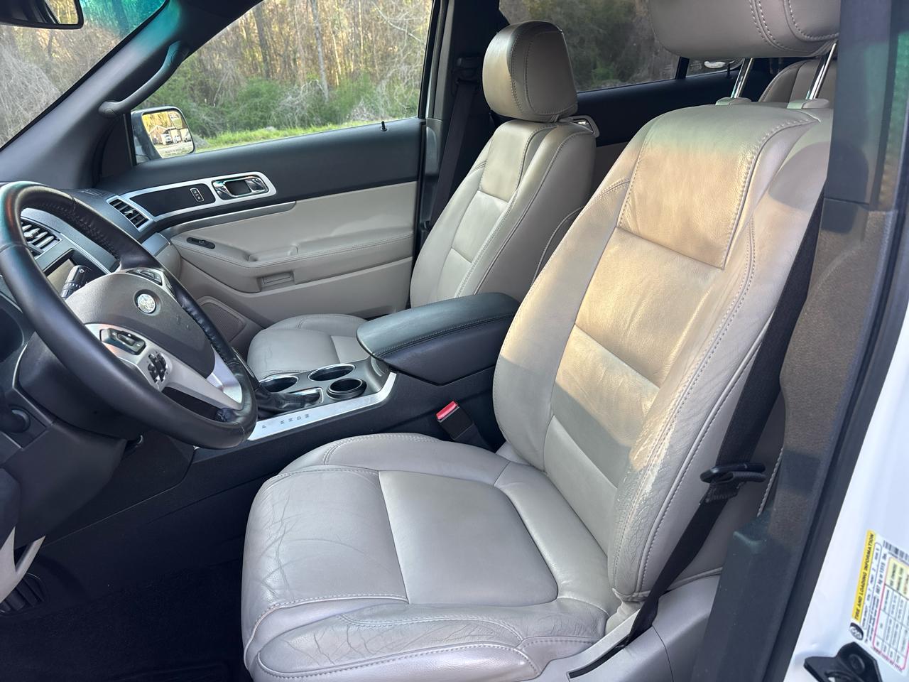 Ford Explorer XLT FWD 2012