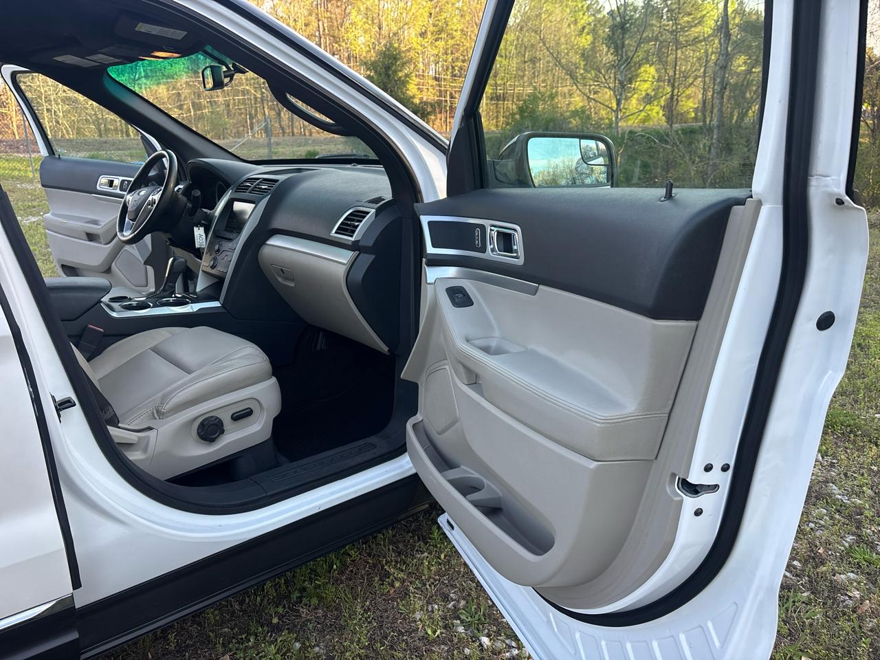 Ford Explorer XLT FWD 2012