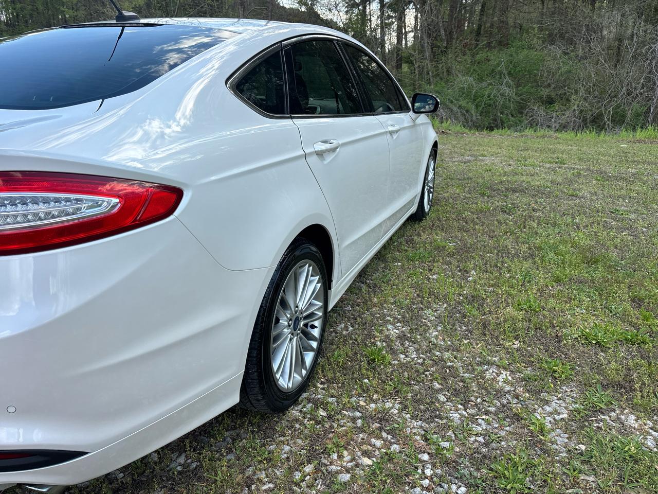 Ford Fusion SE 2016