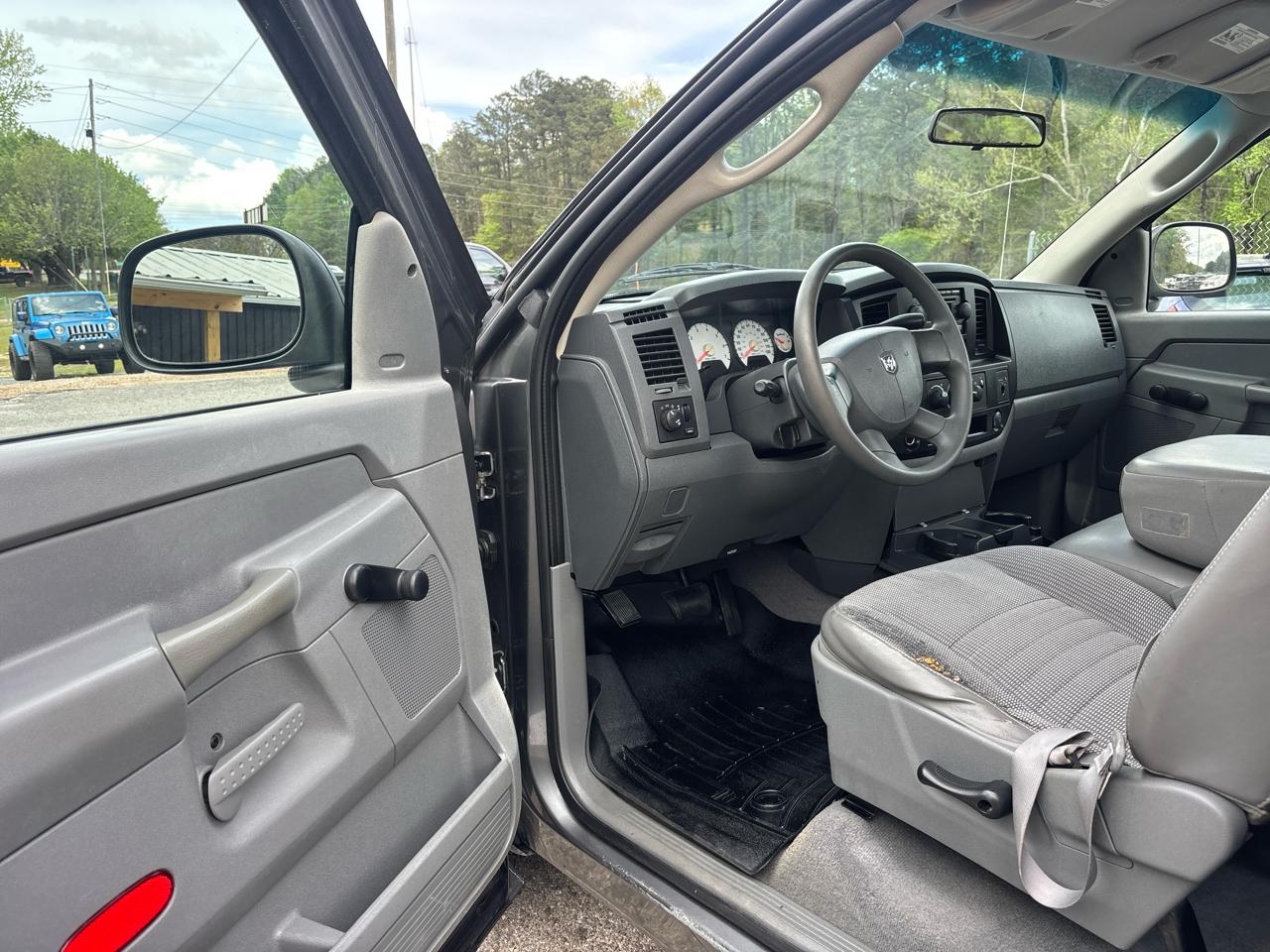 Dodge Ram 1500 Laramie 2WD 2006