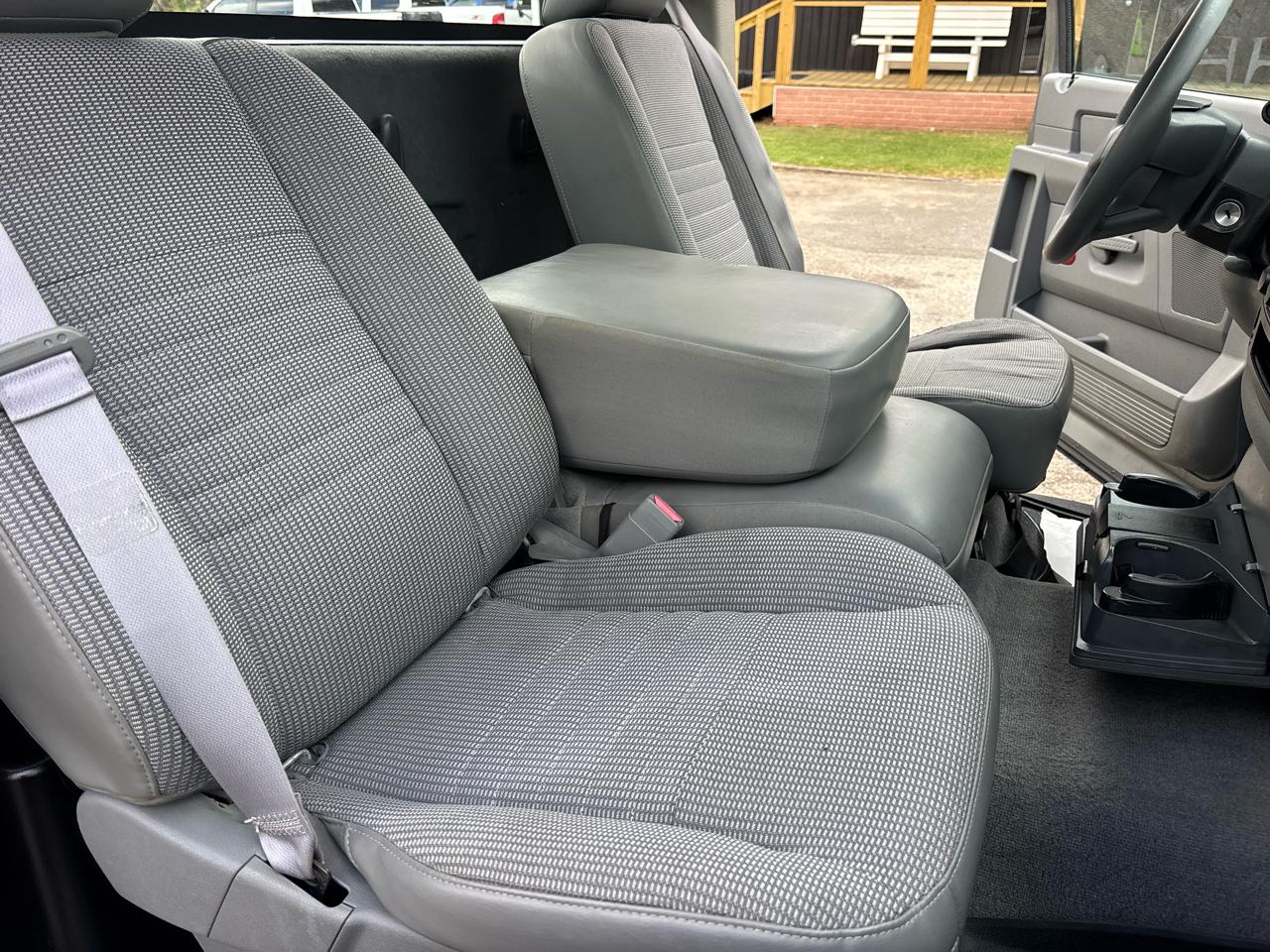 Dodge Ram 1500 Laramie 2WD 2006