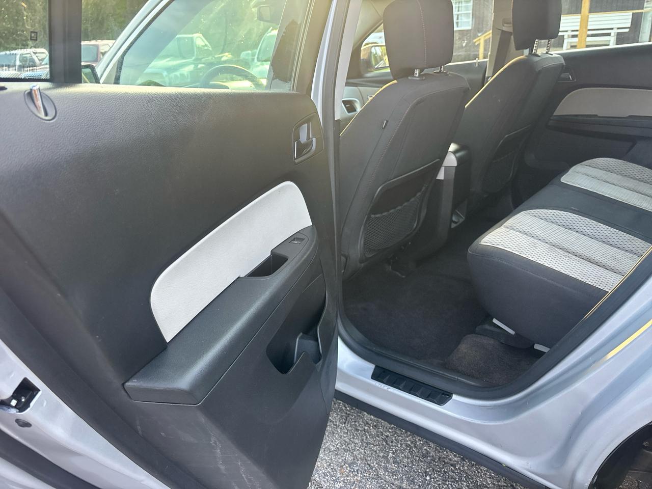 Chevrolet Equinox LS FWD 2010