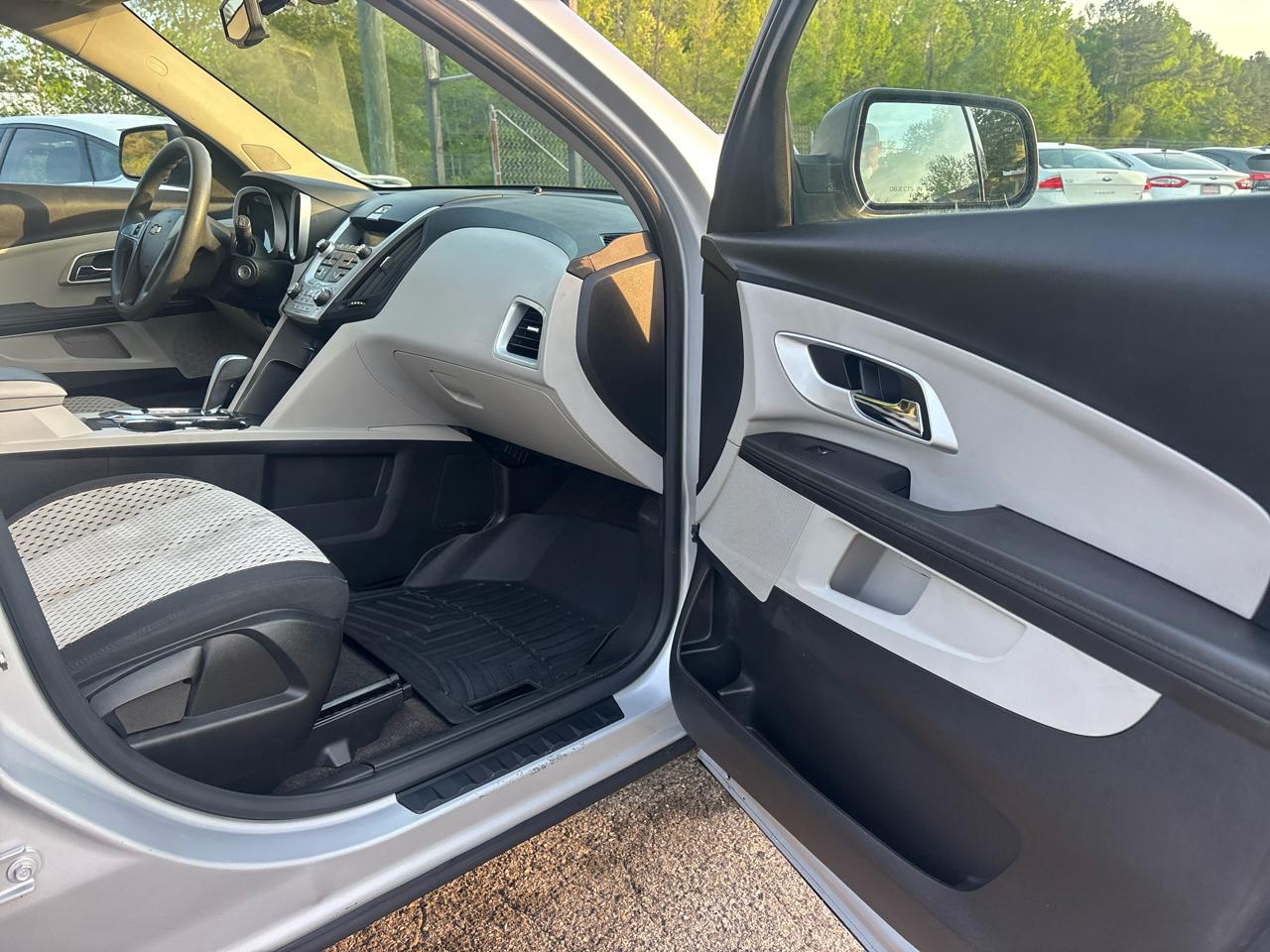 Chevrolet Equinox LS FWD 2010