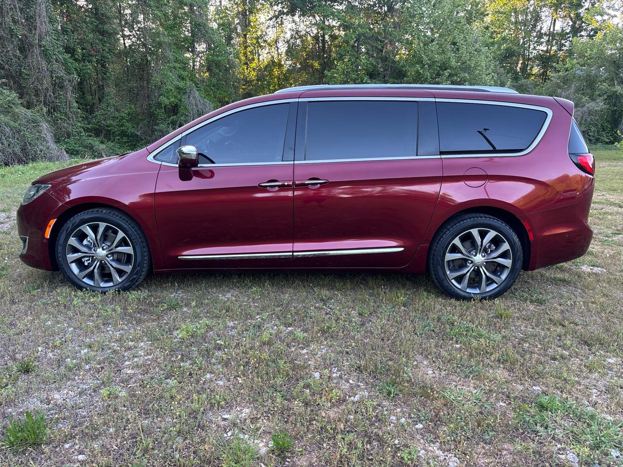 Chrysler Pacifica Limited 2017
