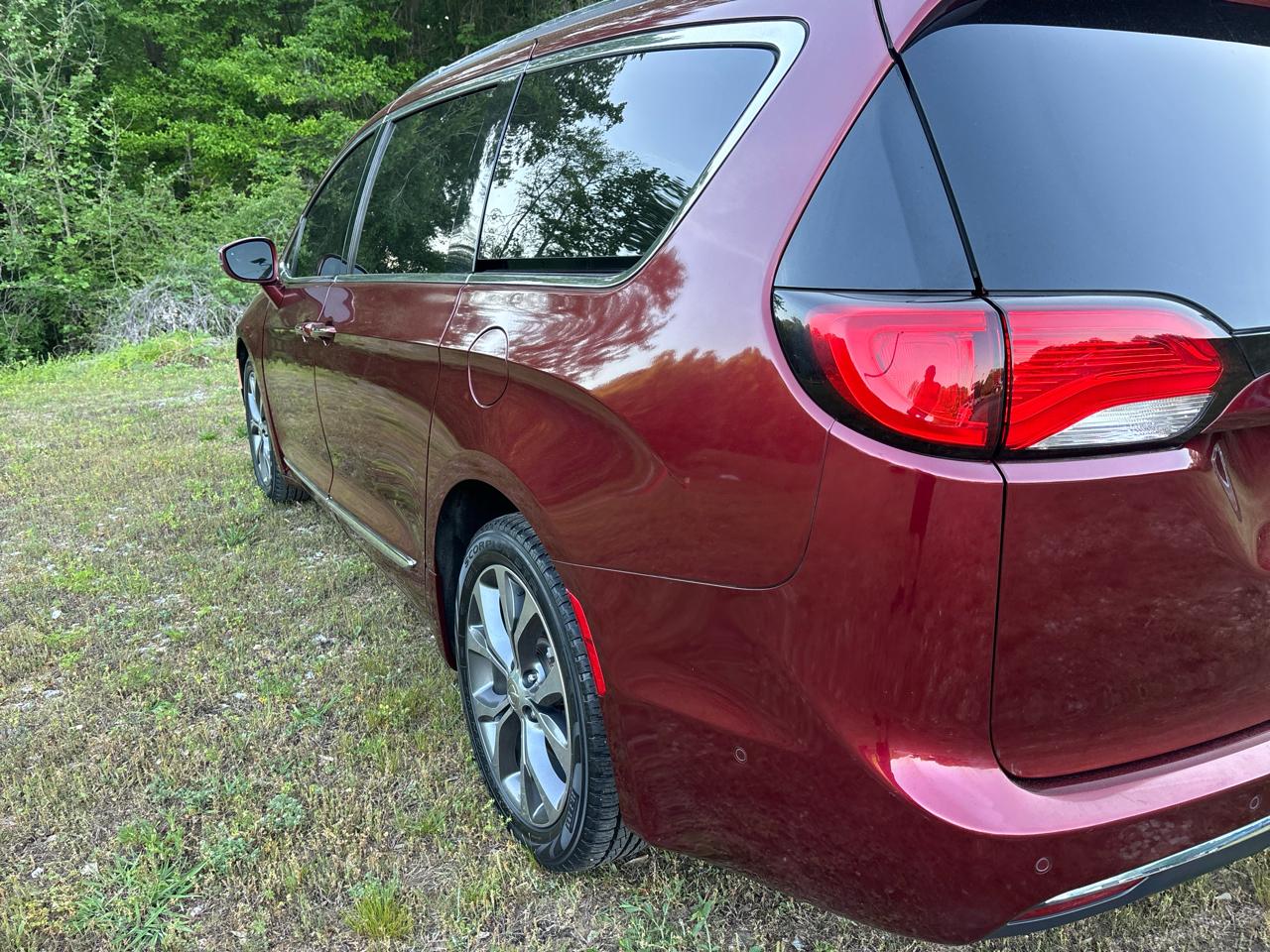Chrysler Pacifica Limited 2017