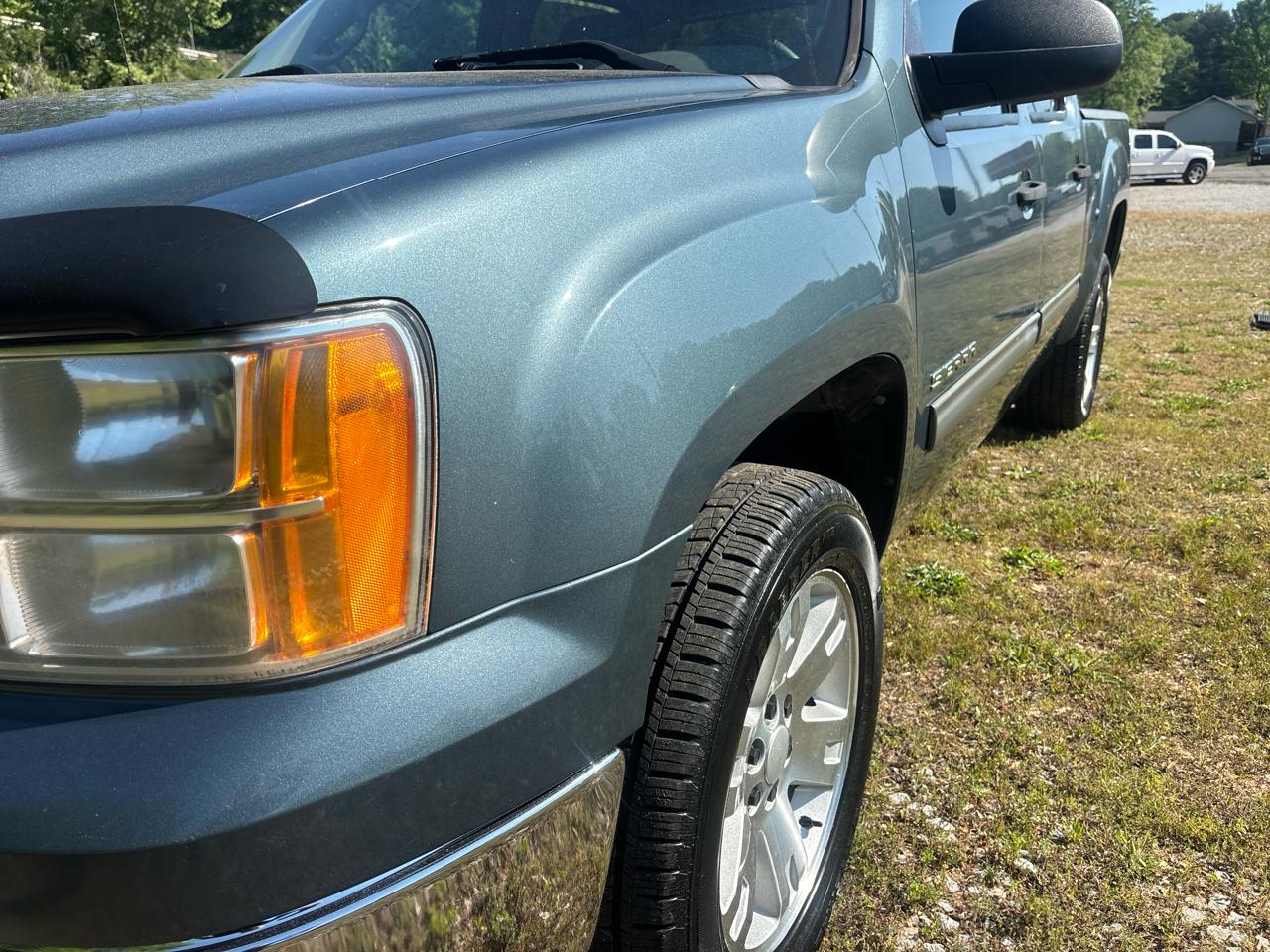 GMC Sierra 1500 SLE Crew Cab 2WD 2011