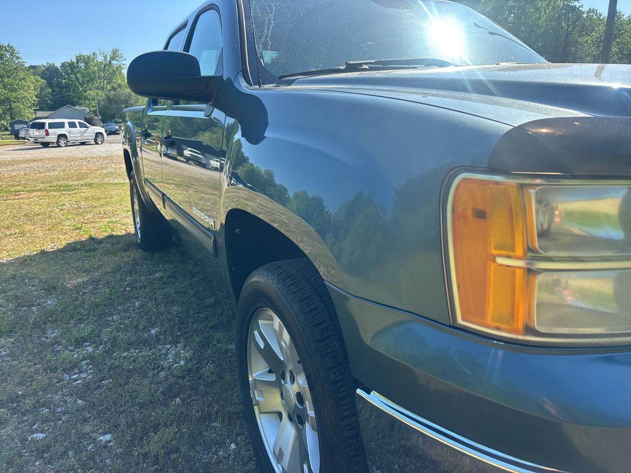 GMC Sierra 1500 SLE Crew Cab 2WD 2011