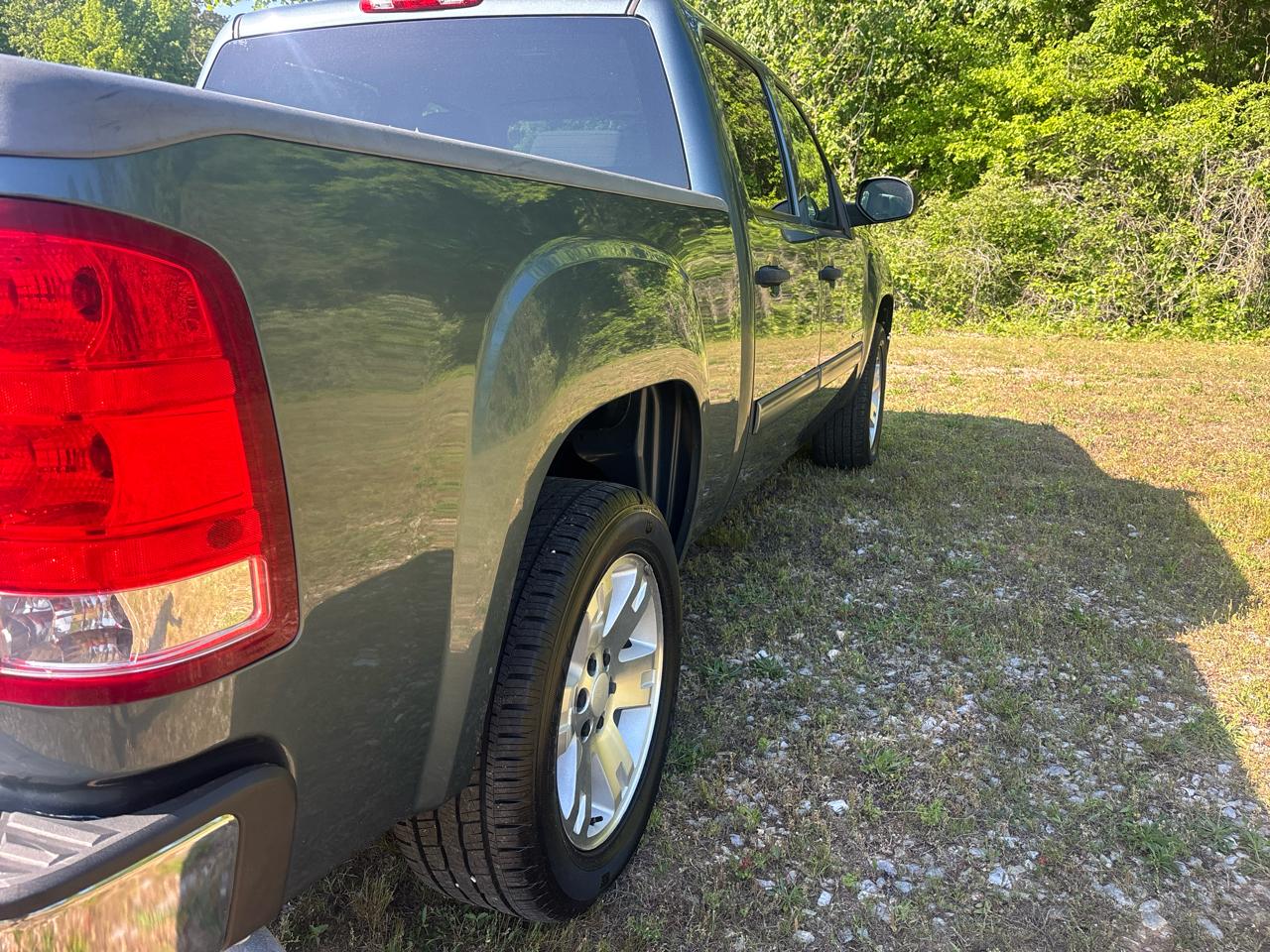 GMC Sierra 1500 SLE Crew Cab 2WD 2011
