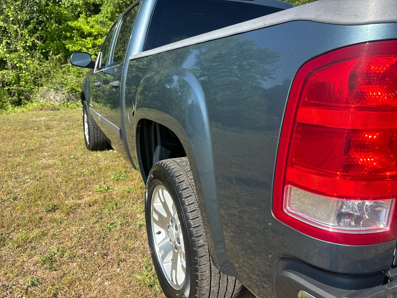 GMC Sierra 1500 SLE Crew Cab 2WD 2011
