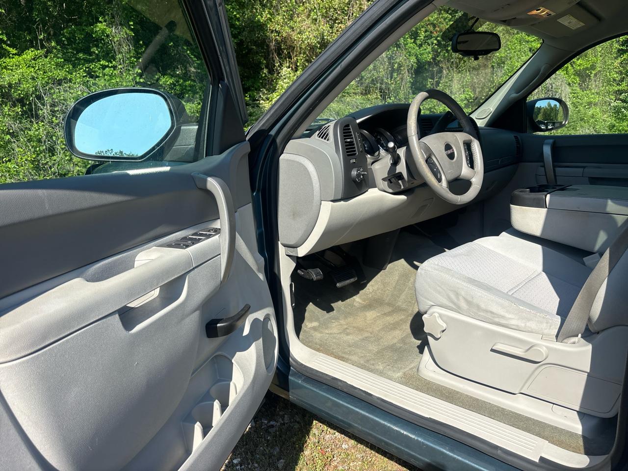 GMC Sierra 1500 SLE Crew Cab 2WD 2011