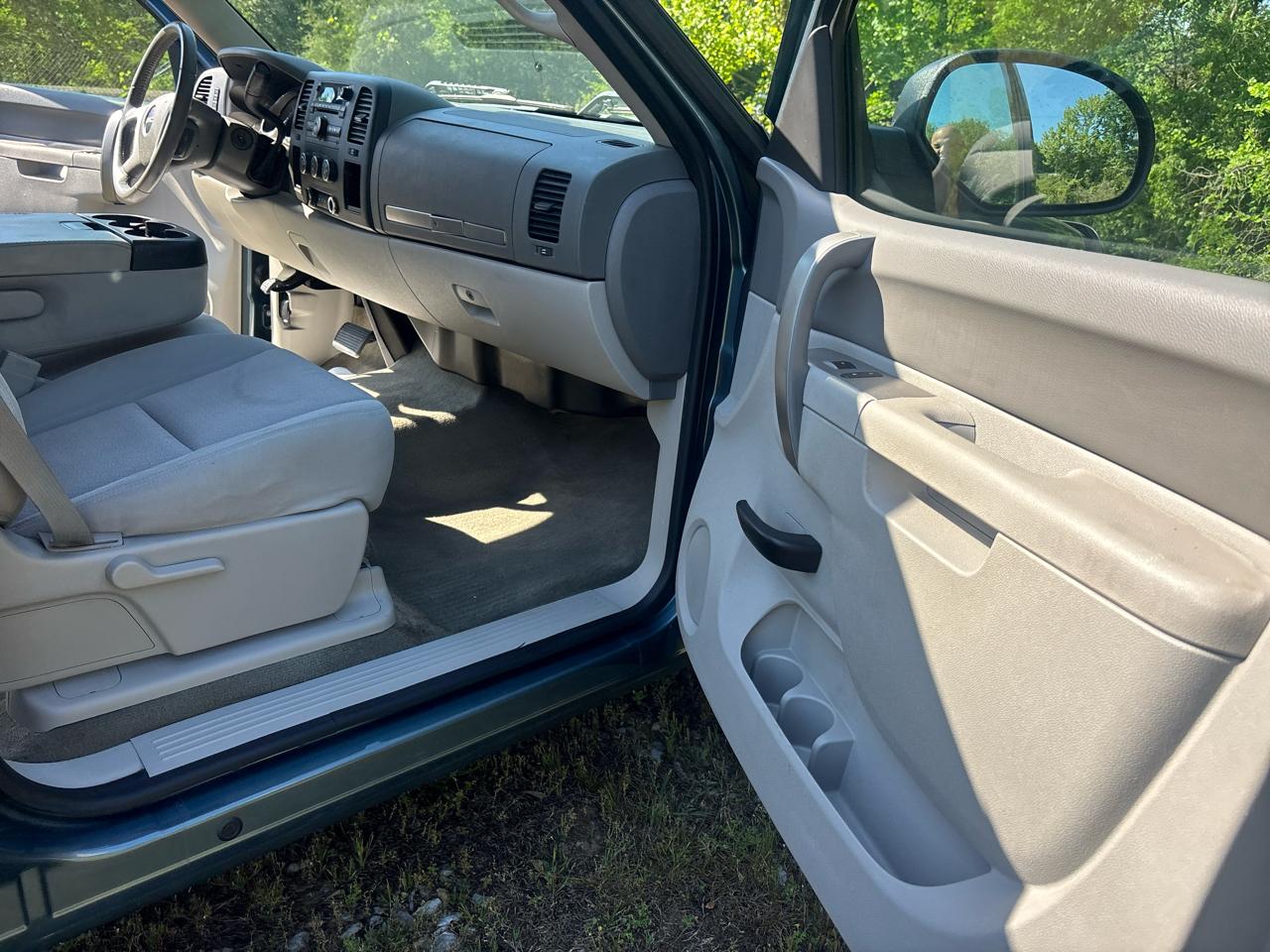 GMC Sierra 1500 SLE Crew Cab 2WD 2011