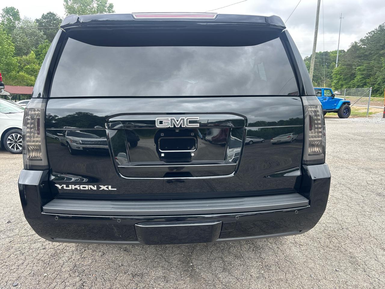 GMC Yukon XL SLT 2WD 2017