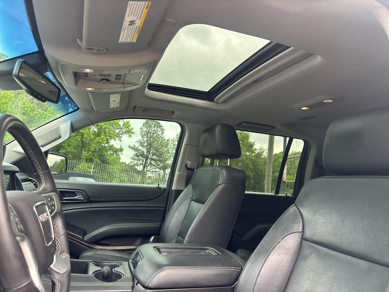 GMC Yukon XL SLT 2WD 2017