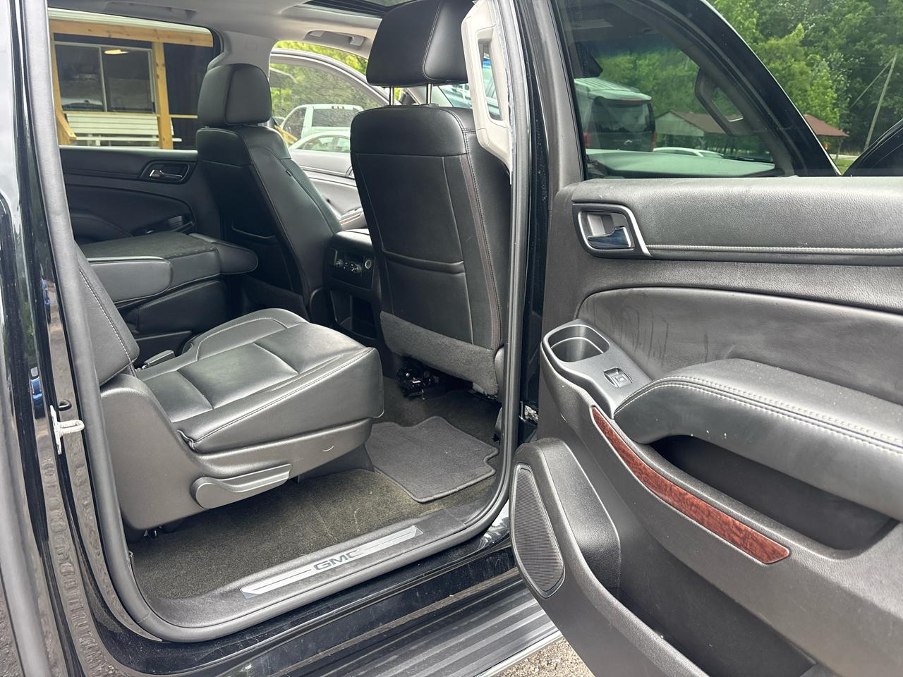 GMC Yukon XL SLT 2WD 2017