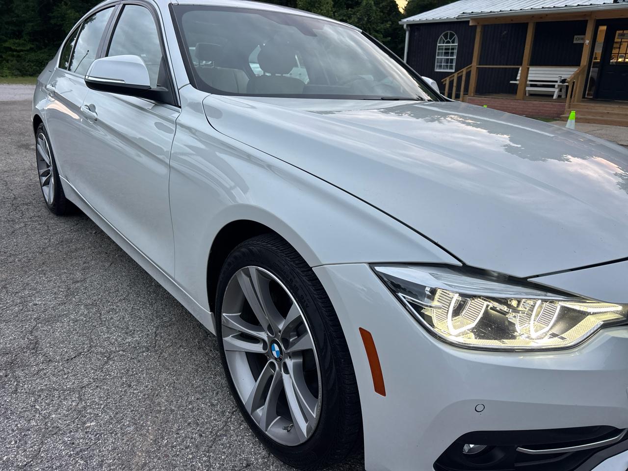 BMW 3-Series 330i SULEV Sedan 2017