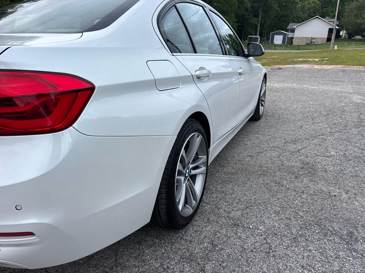 BMW 3-Series 330i SULEV Sedan 2017