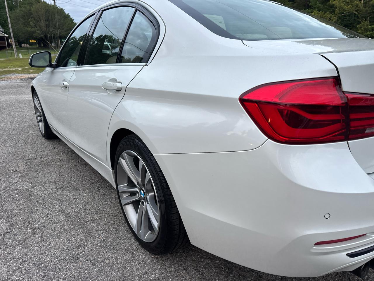 BMW 3-Series 330i SULEV Sedan 2017
