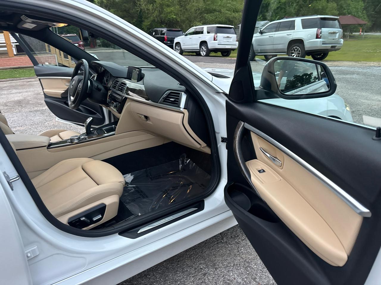 BMW 3-Series 330i SULEV Sedan 2017