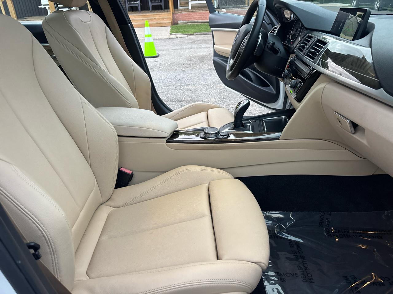 BMW 3-Series 330i SULEV Sedan 2017