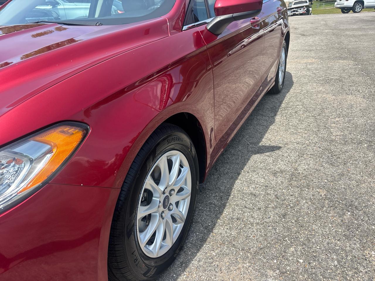 Ford Fusion S 2017