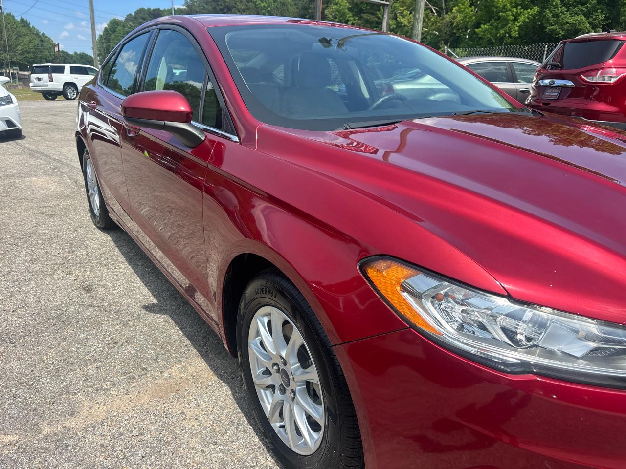 Ford Fusion S 2017