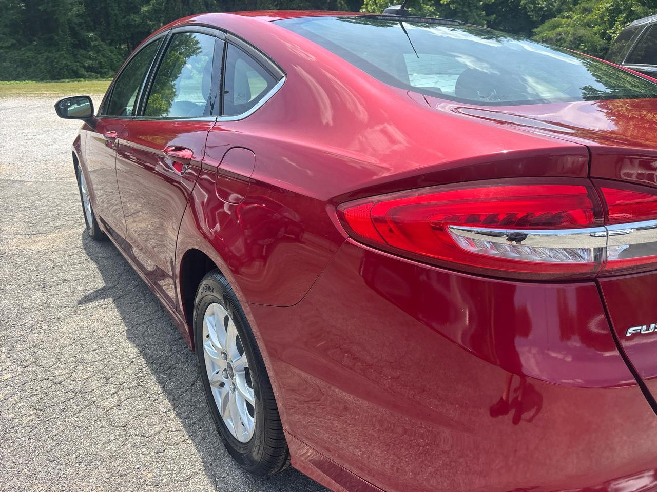Ford Fusion S 2017