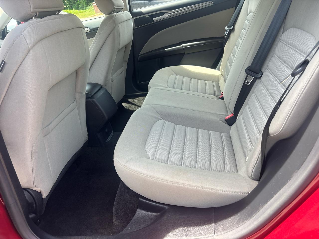Ford Fusion S 2017