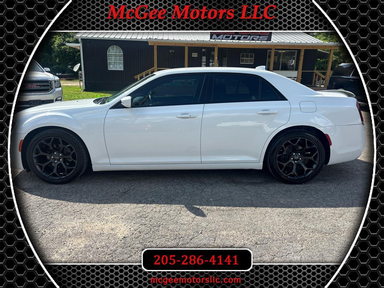 2019 Chrysler 300 S's photo