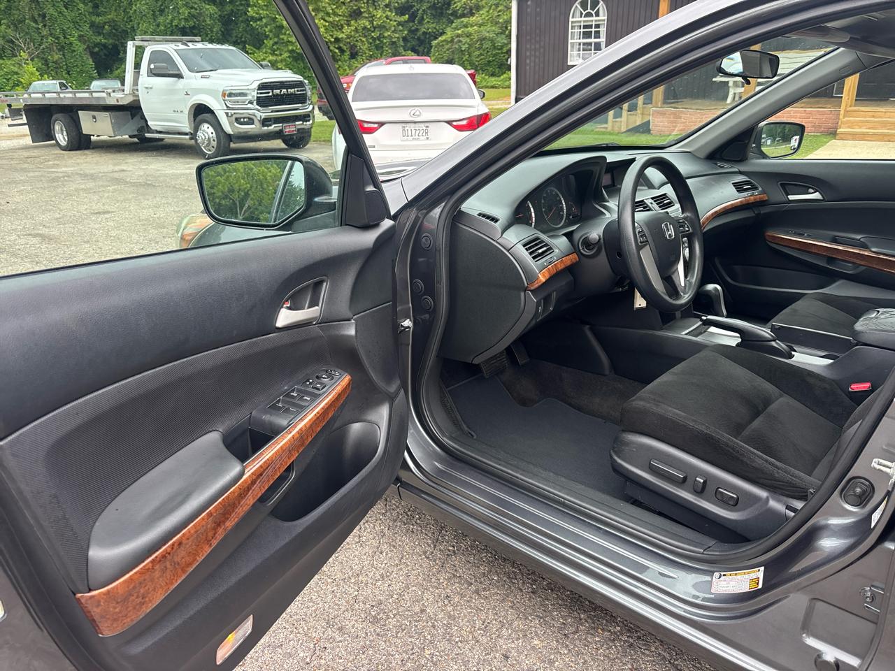 Honda Accord EX Sedan AT 2011