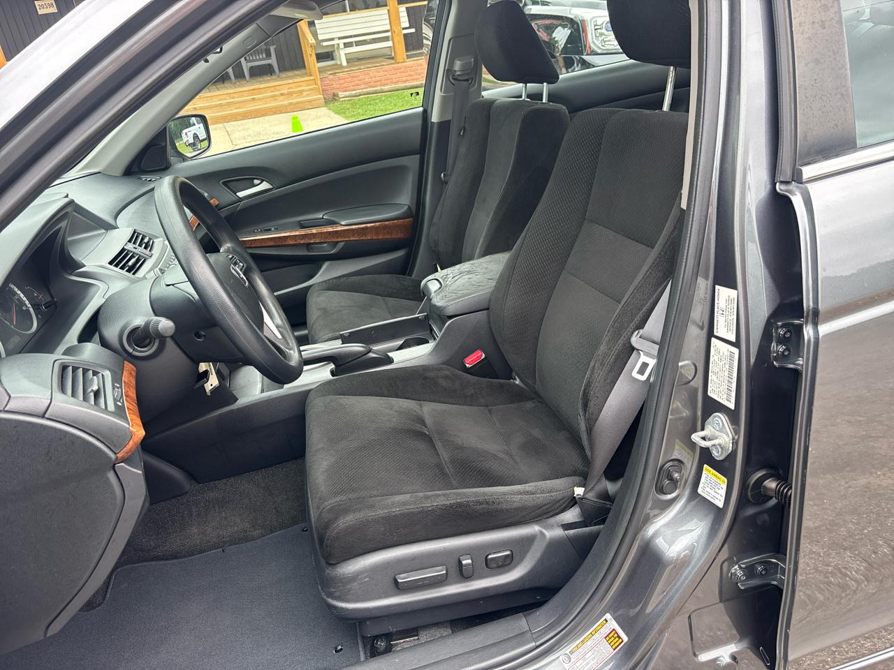 Honda Accord EX Sedan AT 2011
