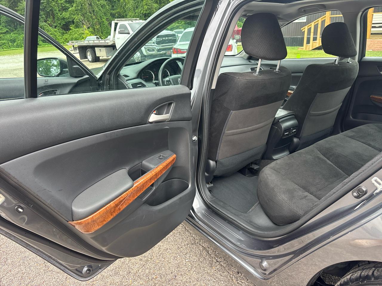 Honda Accord EX Sedan AT 2011
