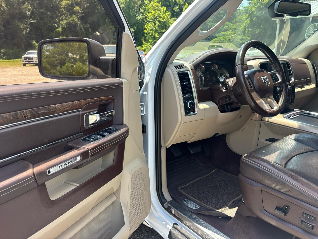 RAM 1500 Longhorn Crew Cab SWB 4WD 2016